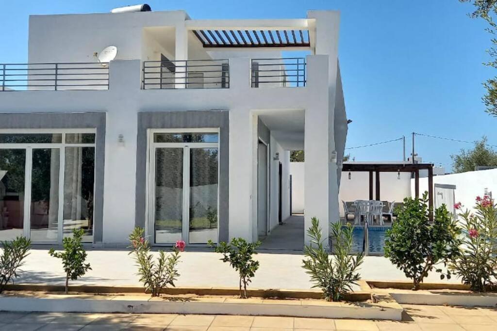 Magnifique Villa Avec Piscine Sur L'Ile De Djerba Pour Vacances Arkou Екстер'єр фото